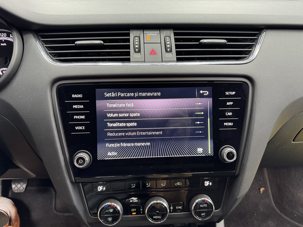 Montare 11 - Skoda Octavia 3 Facelift 2020 Instalare Senzori Parcare Fata Spate Originali Park Pilot