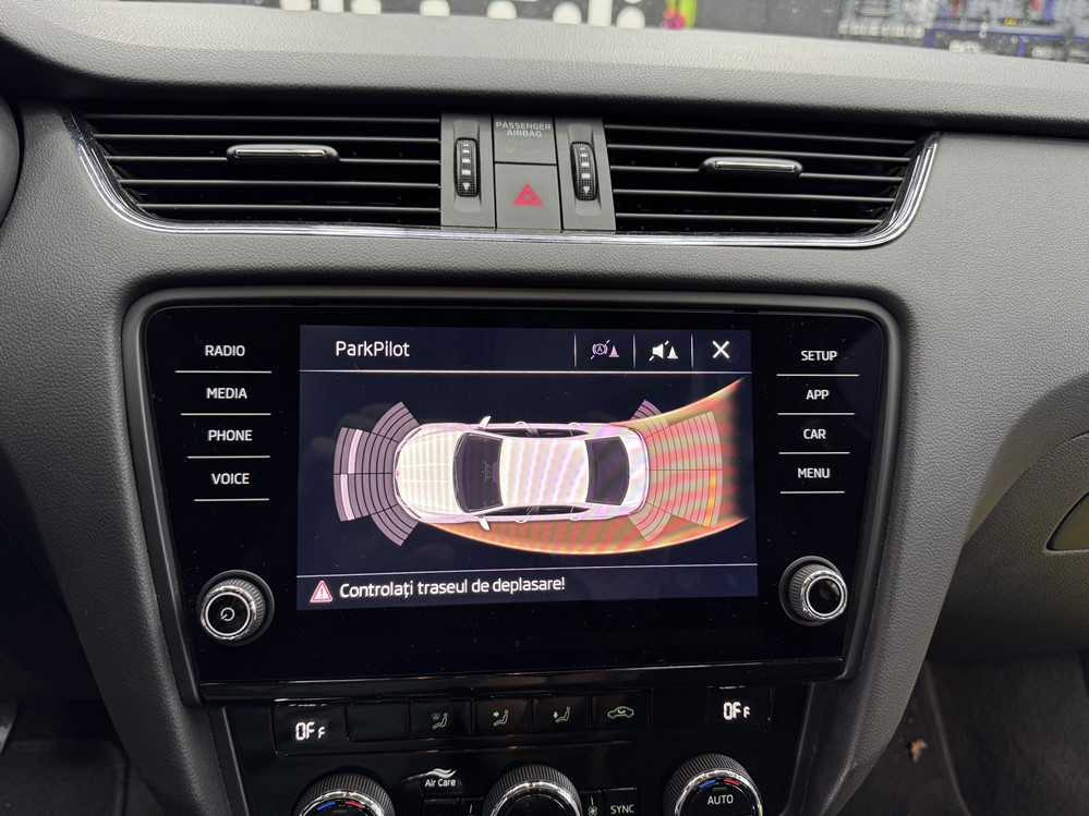 Montare 9 - Skoda Octavia 3 Facelift 2020 Instalare Senzori Parcare Fata Spate Originali Park Pilot