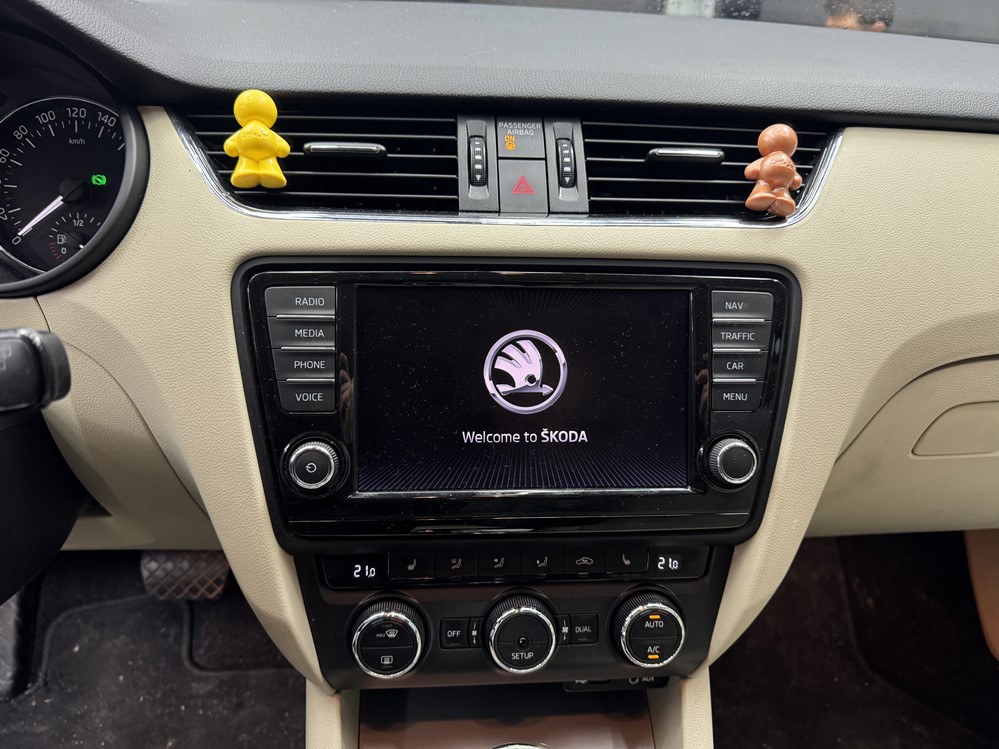 Montare 3 - Skoda Octavia 3 III Instalare Unitate MIB 2 Smart Link Apple Carplay Bucuresti