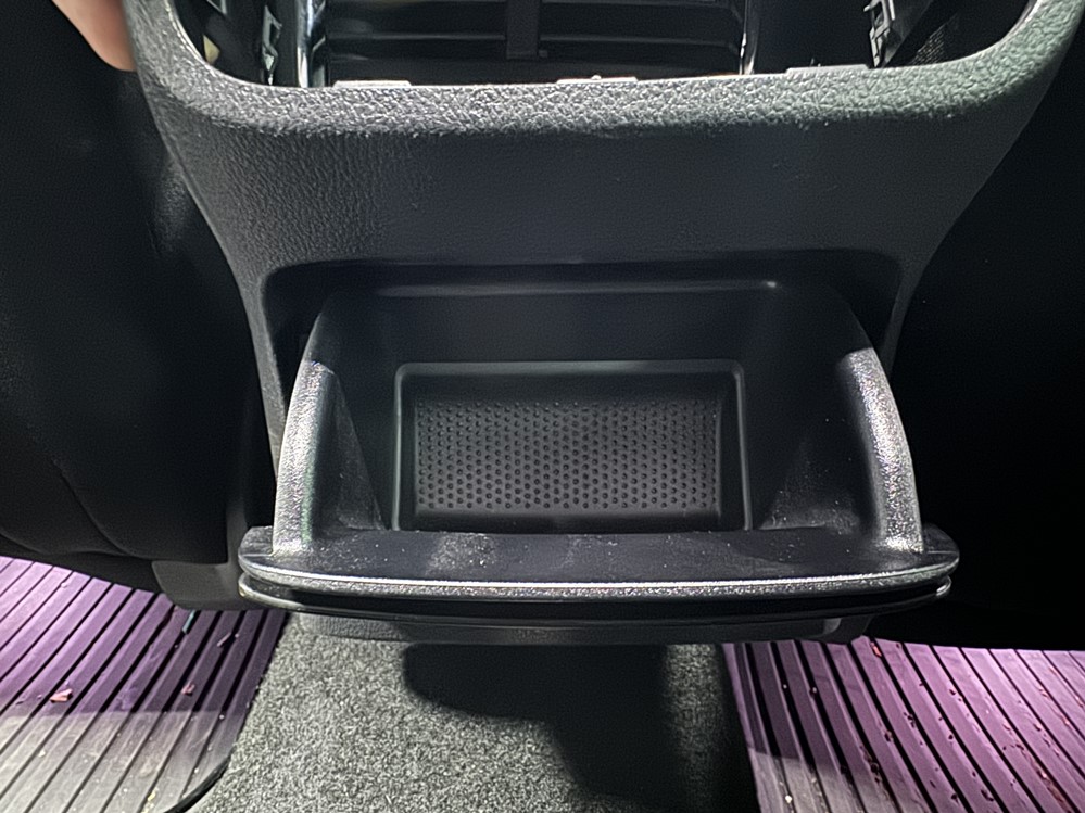 Montare 3 - Skoda Octavia 4 IV 2022 Instalare Invertor 230 V Priza 230 V Consola Spate Porturi Incarcare USB C