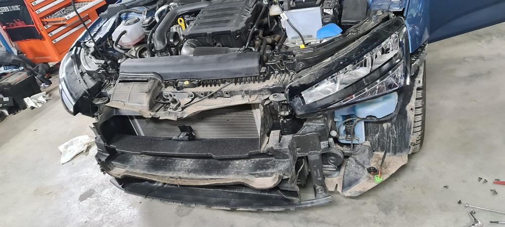 Montare 4 - Skoda Scala 2021 Montaj Senzori Parcare Fata Originali