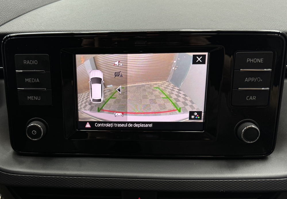 Montare 5 - Skoda Scala 2023 Instalare Camera Video Spate Marsarier Originala Stagging Cornering 