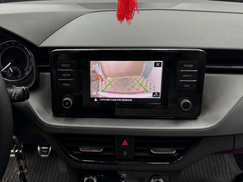 Montare 6 - Skoda Scala 2023 Instalare Camera Video Spate Marsarier Originala Stagging Cornering 