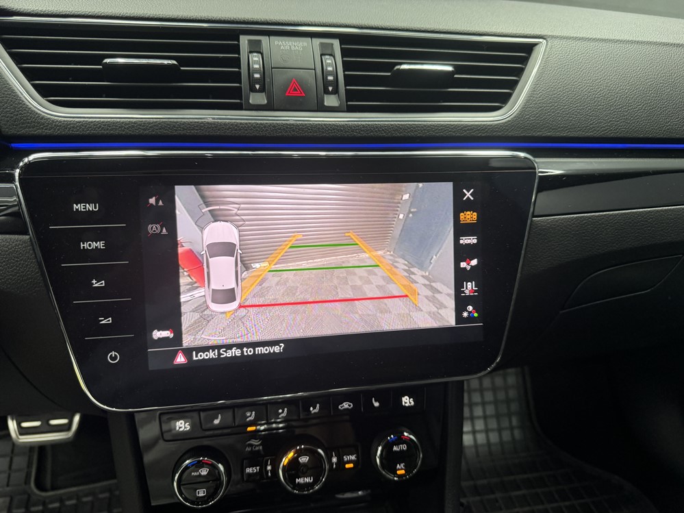 Montare 4 - Skoda Superb 2016 Montaj Instalare Camera Spate Marsarier Originala Highline Bucuresti