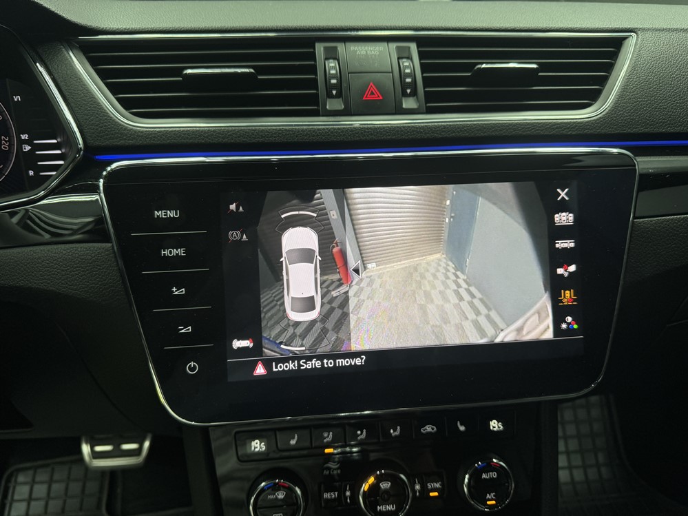 Montare 6 - Skoda Superb 2016 Montaj Instalare Camera Spate Marsarier Originala Highline Bucuresti