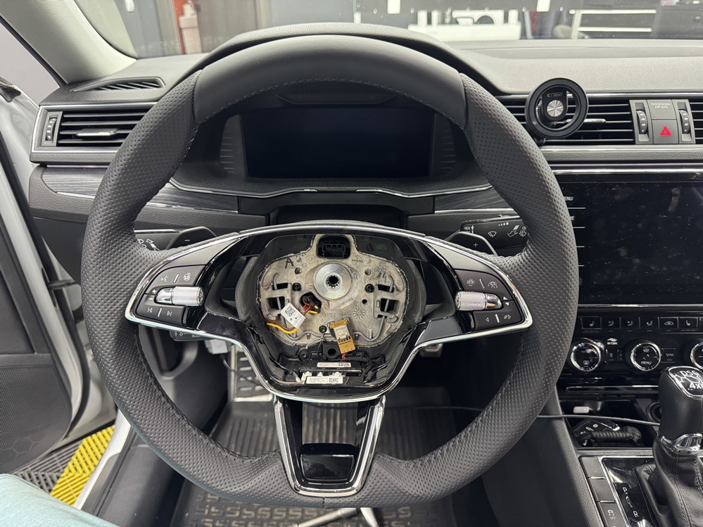 Montare 4 - Skoda Superb 3 2019 Inlocuire Instalare Montare Volan Sport Tesit RS vRS 2023