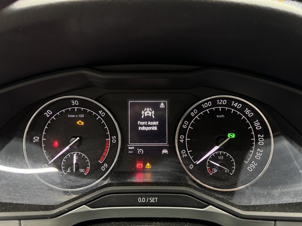Montare 5 - Skoda Superb 3 III 2018 Calibrare Senzor Radar ACC Distronic Adaptive Cruise Control Front Assist Indisponibil Bucuresti