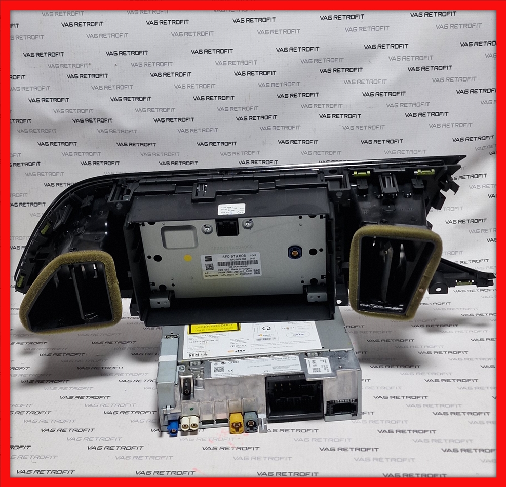 Poza 2 - Unitate Navigatie Seat Leon 5F Originala MIB 2 Harman 5F0035020F 5F0919606