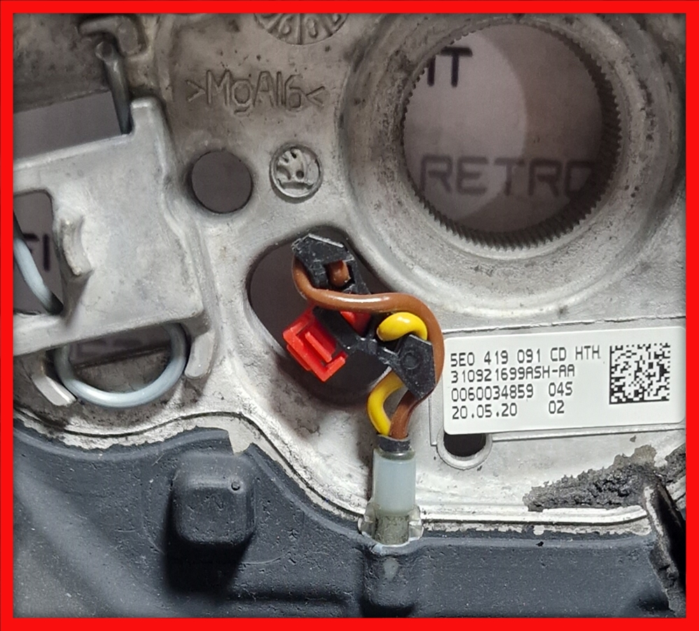 Poza 5 - Volan Skoda RS VRS Sport Incalzit Cu Padele Octavia Superb Karoq Kodiaq Fabia 