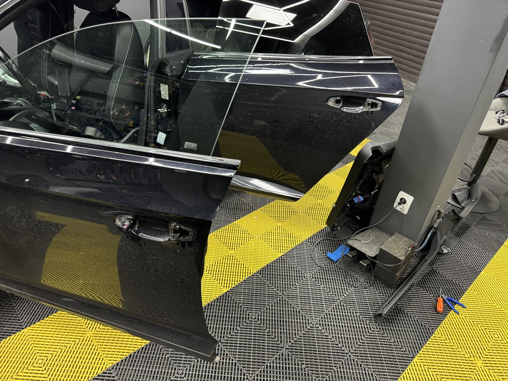 Montare 8 - VW Arteon 2018 Montaj Instalare Kit Keyless Entry Fata Spate Manere Usi Fata Spate Keyless Entry