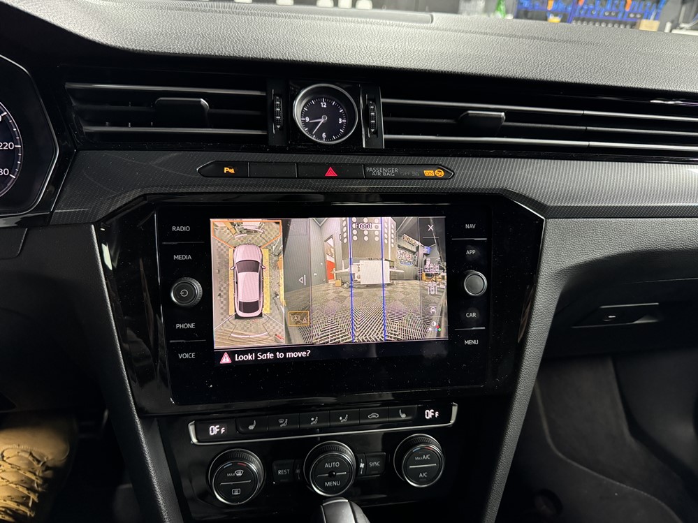 Montare 11 - VW Arteon 2019 Instalare Sistem Camere Area View 360 Original Camera Fata Camere Oglinzi