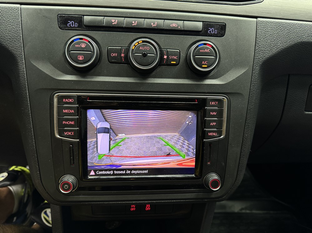 Activare 5 - VW Caddy 2015 Instalare Montare Retrofit Camera Video Spate Marsarier Originala Montare 5 - VW Caddy 2015 Instalare Montare Retrofit Camera Video Spate Marsarier Originala