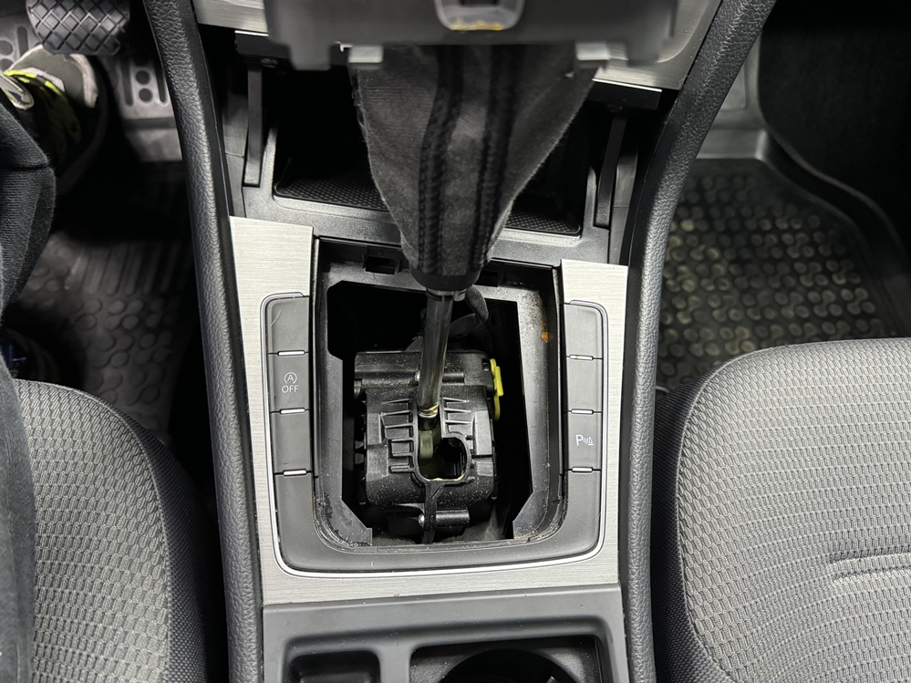 Montare 2 - VW Golf 7 2014 Remediere Eroare Move The Selector Level To Position P / Mutati Selectorul De Viteze In Pozitia P ! 