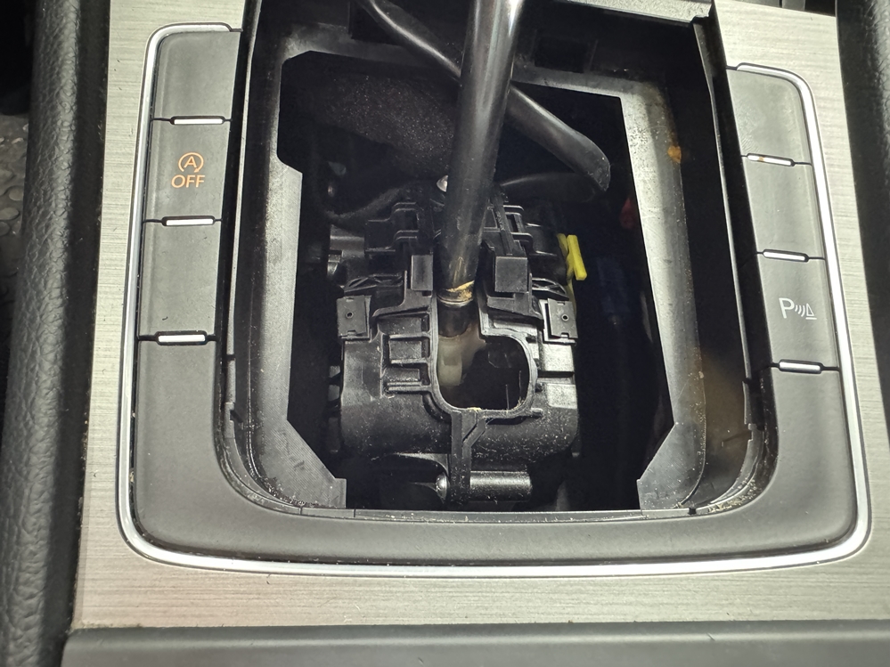 Montare 5 - VW Golf 7 2014 Remediere Eroare Move The Selector Level To Position P / Mutati Selectorul De Viteze In Pozitia P ! 