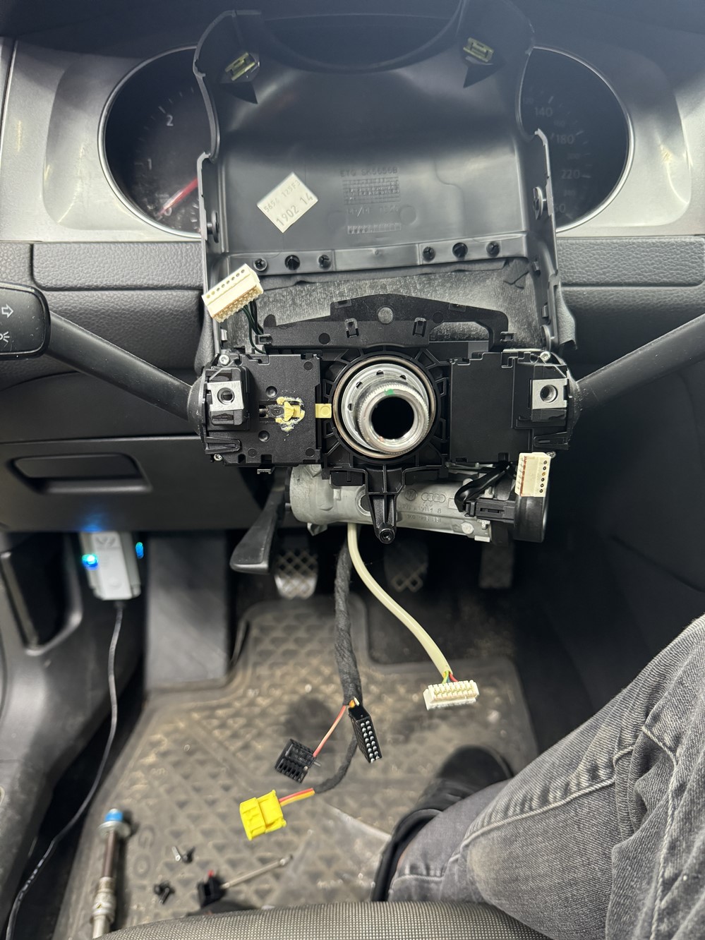 Montare 8 - VW Golf 7 2015 Instalare Pilot Automat Cruise Control Pe Volan De Piele Si Incalzire in Volan