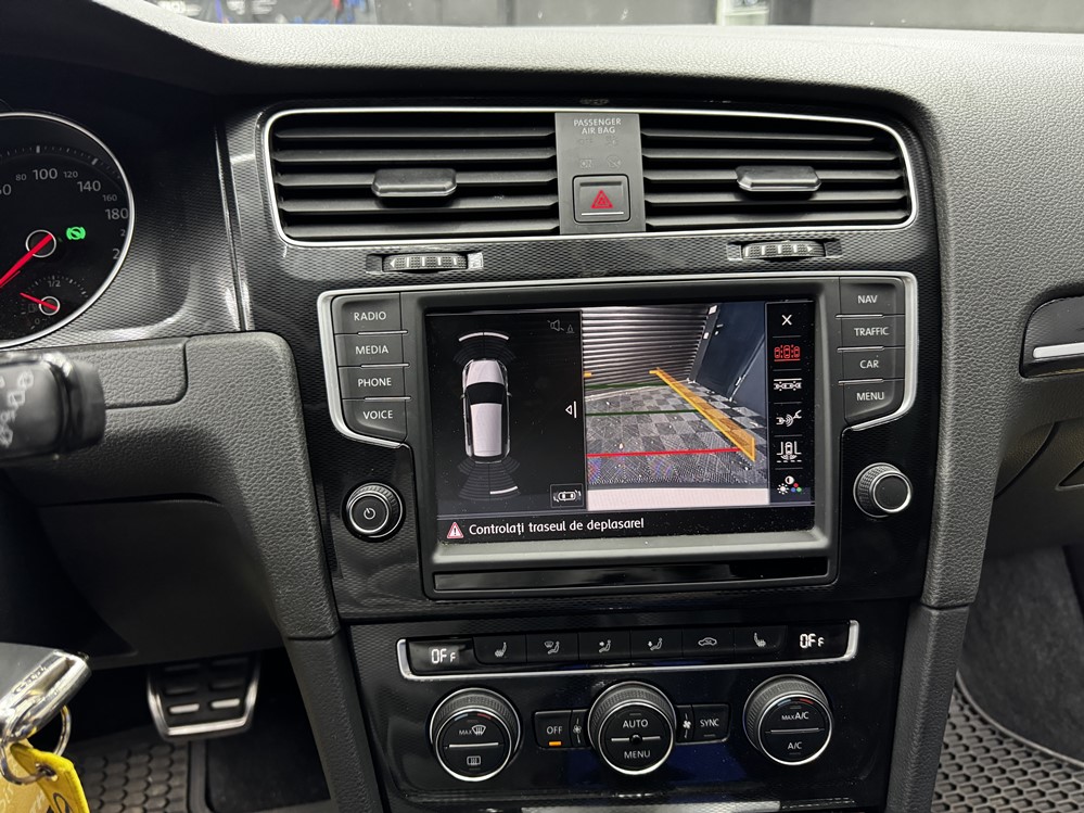 Activare 3 - VW Golf 7 VII 2016 Montare Instalare Camera Marsarier In Sigla Emblema Originala Montare 3 - VW Golf 7 VII 2016 Montare Instalare Camera Marsarier In Sigla Emblema Originala