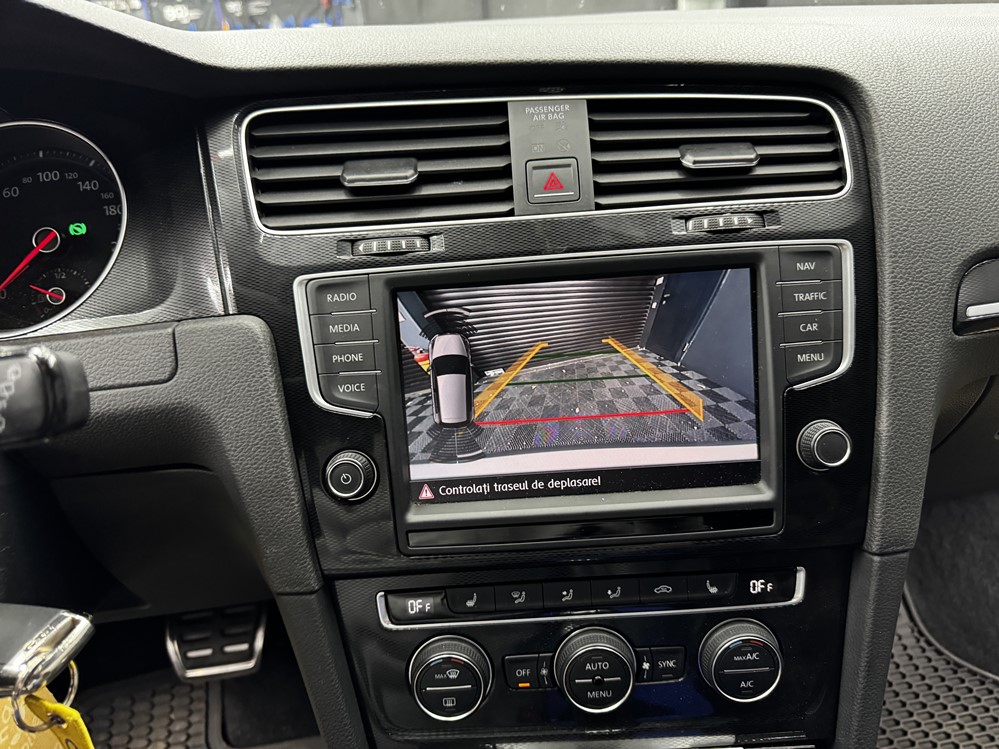 Activare 4 - VW Golf 7 VII 2016 Montare Instalare Camera Marsarier In Sigla Emblema Originala Montare 4 - VW Golf 7 VII 2016 Montare Instalare Camera Marsarier In Sigla Emblema Originala