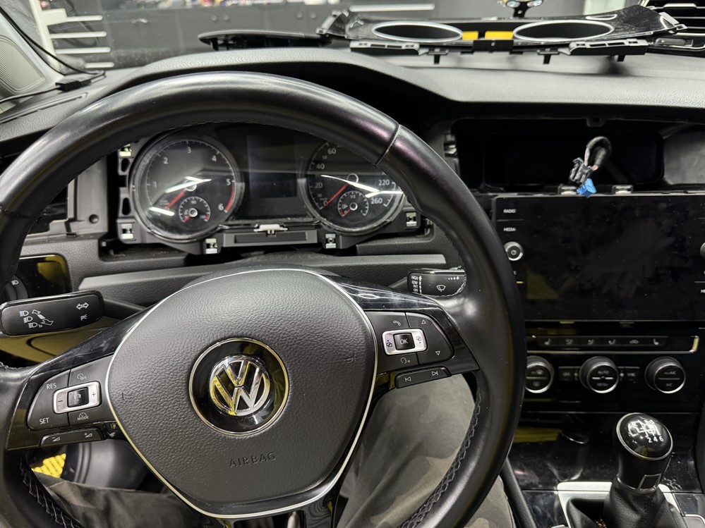 Activare 3 - VW Golf 7 VII 2019 Instalare Ceasuri Digitale Virtual Cockpit AID Bord Digital Montare 3 - VW Golf 7 VII 2019 Instalare Ceasuri Digitale Virtual Cockpit AID Bord Digital