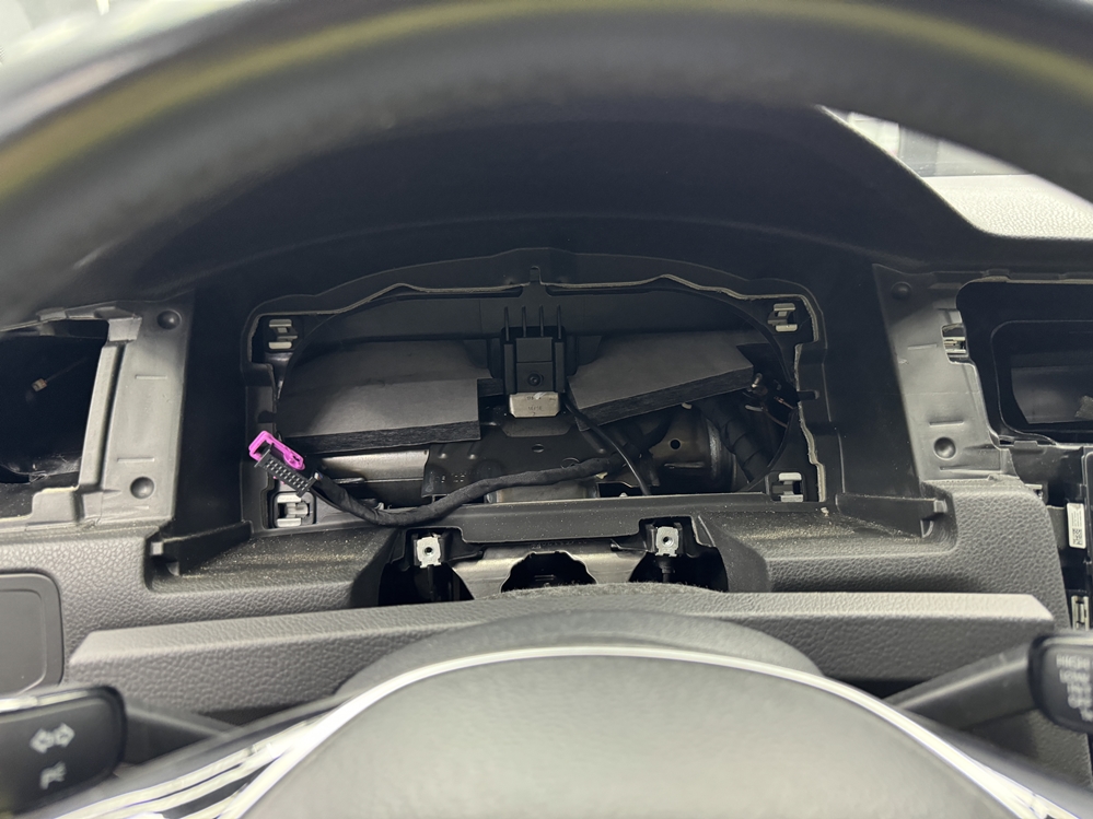 Montare 4 - VW Golf 7 VII 2019 Instalare Ceasuri Digitale Virtual Cockpit AID Calibrare Senzor Radar Distronic ACC