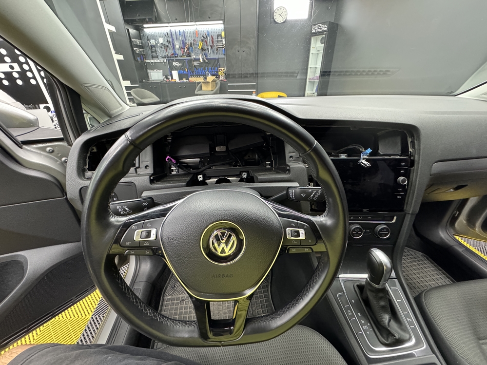 Montare 5 - VW Golf 7 VII 2019 Instalare Ceasuri Digitale Virtual Cockpit AID Calibrare Senzor Radar Distronic ACC