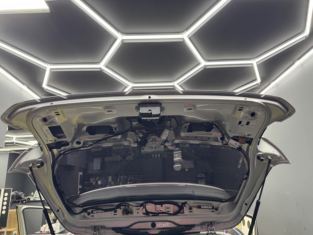Activare 2 - VW Golf 8 2022 Instalare Camera Spate Marsarier Originala in Emblema Montare 2 - VW Golf 8 2022 Instalare Camera Spate Marsarier Originala in Emblema
