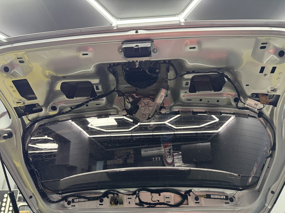 Activare 3 - VW Golf 8 2022 Instalare Camera Spate Marsarier Originala in Emblema Montare 3 - VW Golf 8 2022 Instalare Camera Spate Marsarier Originala in Emblema