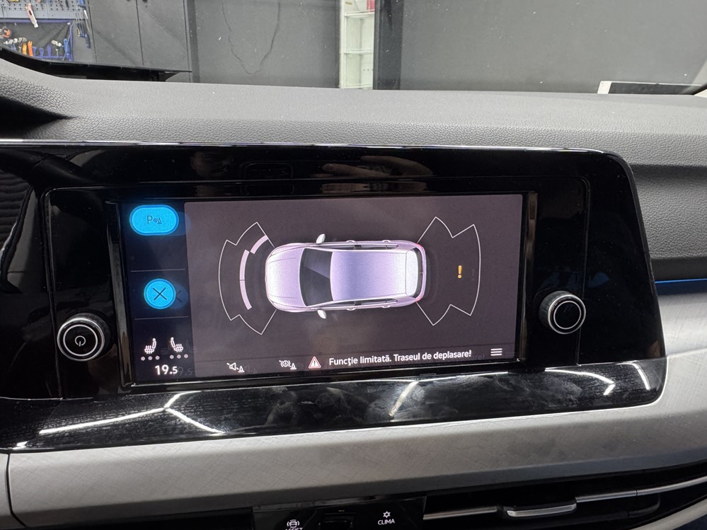 Activare 5 - VW Golf 8 2022 Instalare Camera Spate Marsarier Originala in Emblema Montare 5 - VW Golf 8 2022 Instalare Camera Spate Marsarier Originala in Emblema