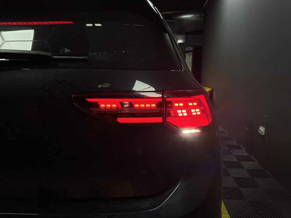 Montare 13 - VW Golf 8 VIII 2021 Instalare Stopuri / Triple LED Originale