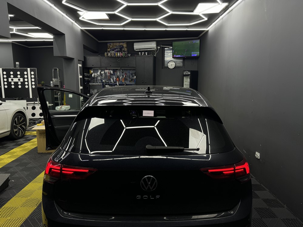 Montare 2 - VW Golf 8 VIII 2021 Instalare Stopuri / Triple LED Originale