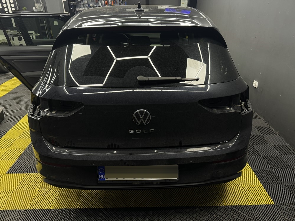 Montare 4 - VW Golf 8 VIII 2021 Instalare Stopuri / Triple LED Originale