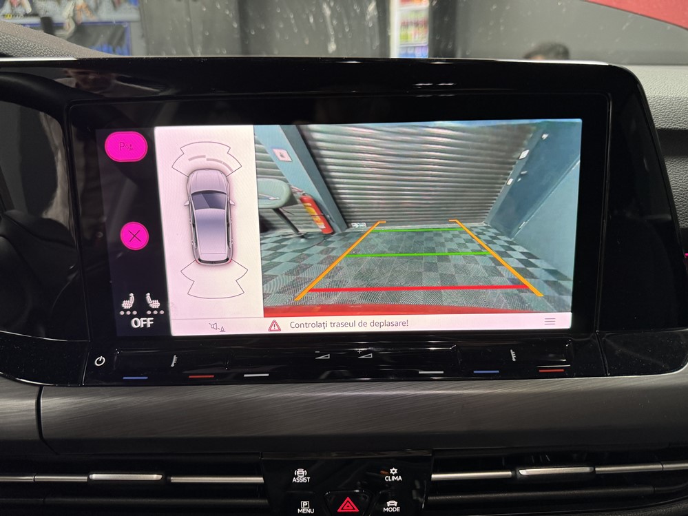 Montare 6 - VW Golf 8 VIII 2022 Instalare Montare Retrofit Camera Video Marsarier Originala in Emblema Bucuresti