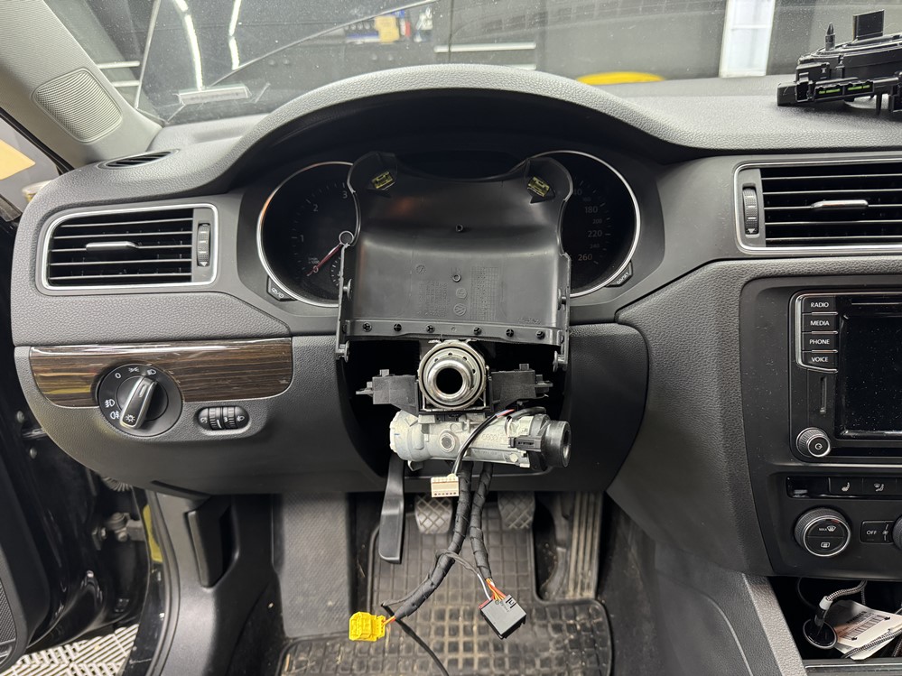 Activare 7 - VW Jetta 2017 Retrofit Instalare Activare Pilot Automat Cruise Control Tempomat Bucuresti Montare 7 - VW Jetta 2017 Retrofit Instalare Activare Pilot Automat Cruise Control Tempomat Bucuresti