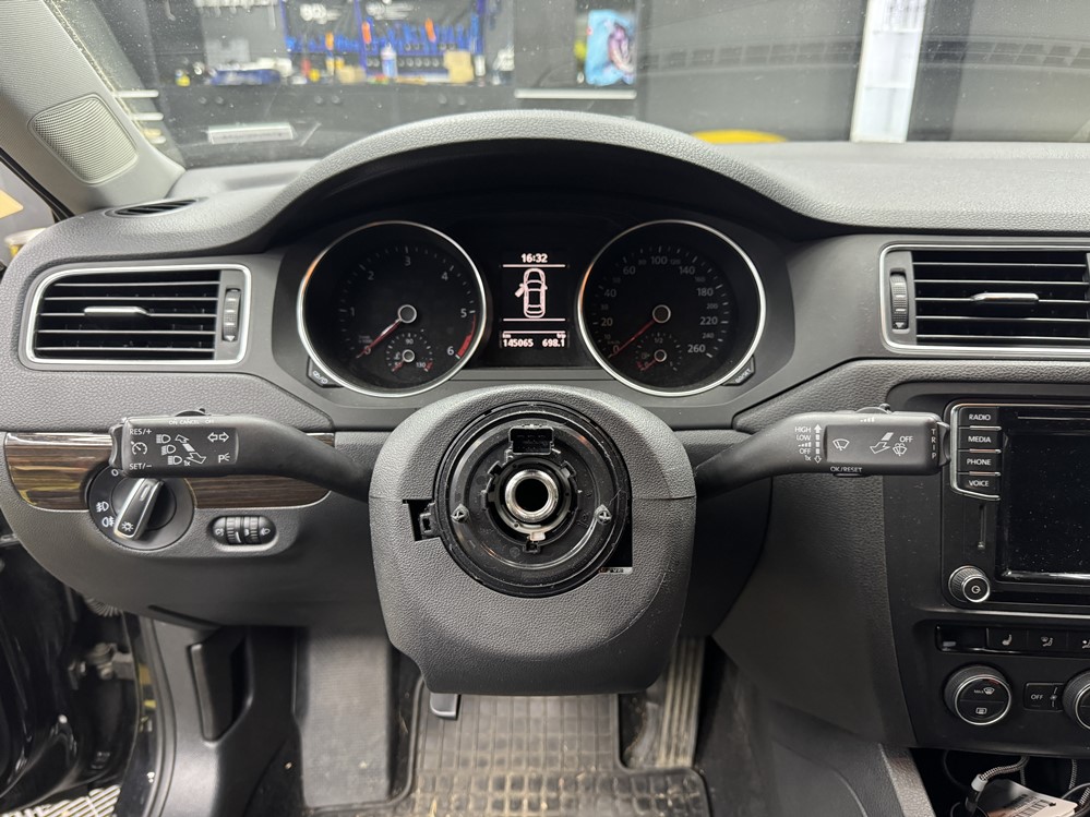 Activare 9 - VW Jetta 2017 Retrofit Instalare Activare Pilot Automat Cruise Control Tempomat Bucuresti Montare 9 - VW Jetta 2017 Retrofit Instalare Activare Pilot Automat Cruise Control Tempomat Bucuresti