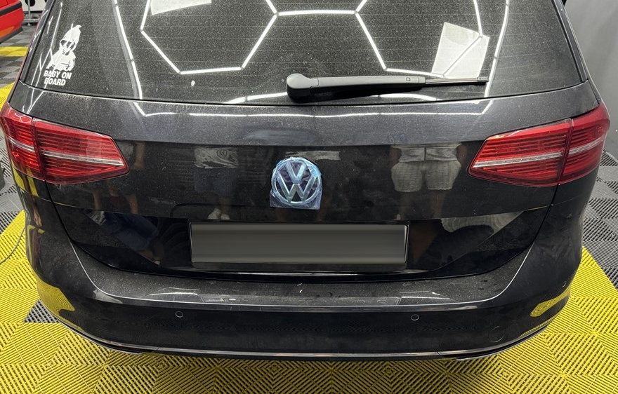 Activare 5 - VW Passat B8 2015 Instalare Montaj Camera Spate Marsarier Originala Montare 5 - VW Passat B8 2015 Instalare Montaj Camera Spate Marsarier Originala