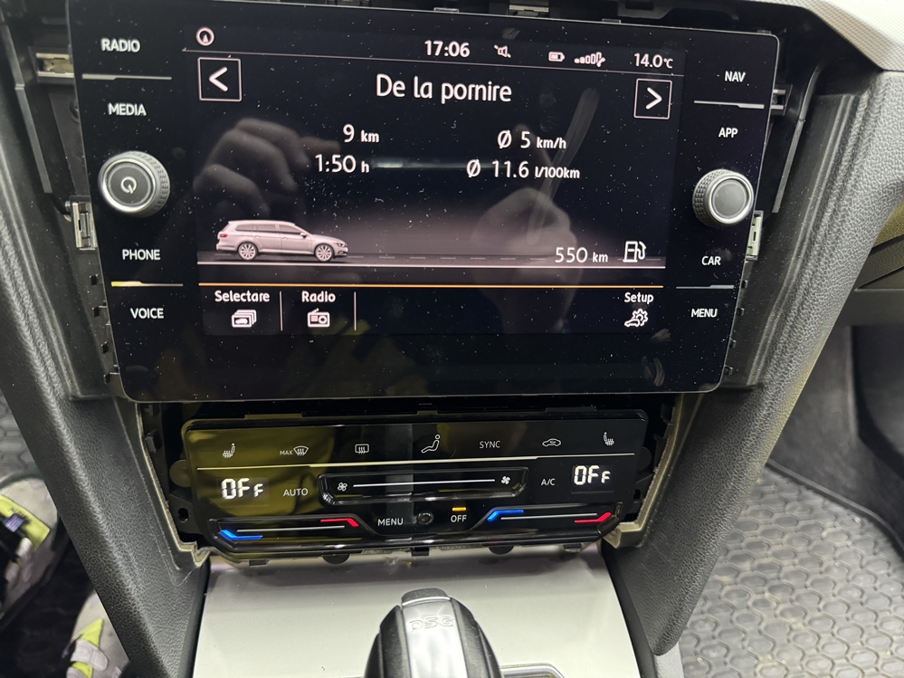 Montare 6 - VW Passat B8 2016 Retrofit Montare Panou Clima Climatronic Digital Touch Clima Digitala