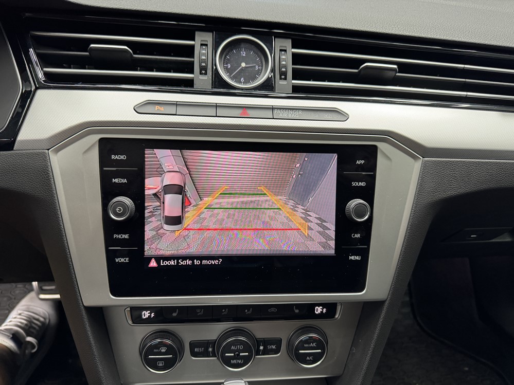 Activare 10 - VW Passat B8 2017 Instalare Montare Camera Spate Marsarier Originala Highline In Emblema Portbagaj Montare 10 - VW Passat B8 2017 Instalare Montare Camera Spate Marsarier Originala Highline In Emblema Portbagaj
