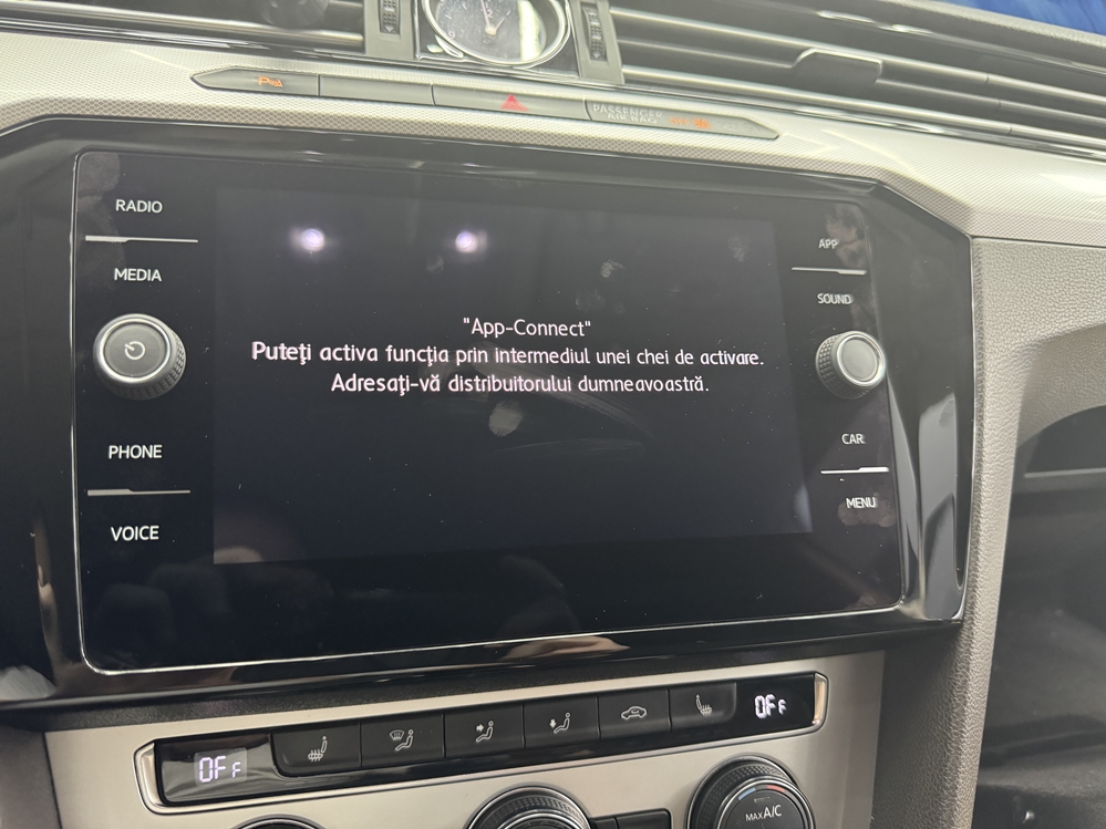 Montare 6 - VW Passat B8 2018 Instalare Unitate Multimedia Navigatie MIB2 Android Auto Apple Carplay