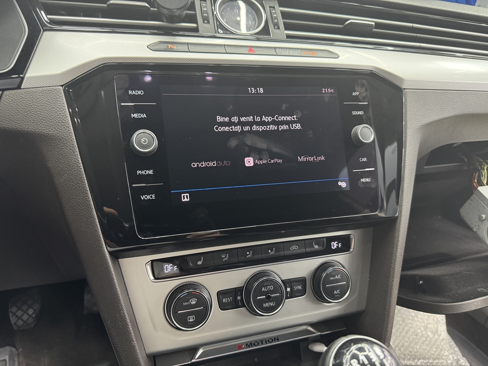 Montare 7 - VW Passat B8 2018 Instalare Unitate Multimedia Navigatie MIB2 Android Auto Apple Carplay