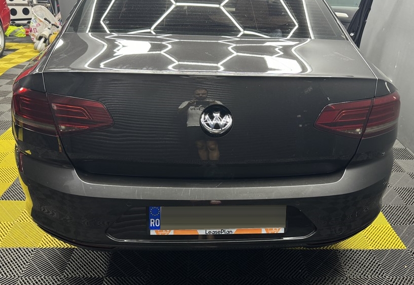 Activare 8 - VW Passat B8 2018 Sedan Berlina Instalare Montaj Camera Spate Marsarier Originala Montare 8 - VW Passat B8 2018 Sedan Berlina Instalare Montaj Camera Spate Marsarier Originala