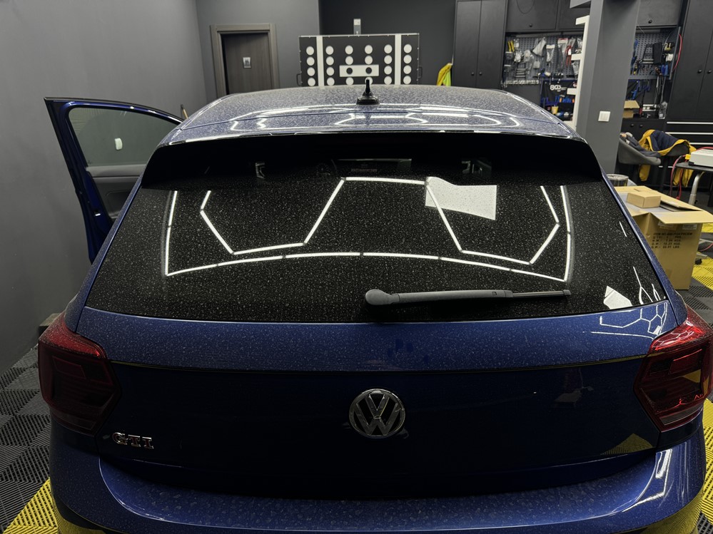 Montare 2 - VW Polo 2G AW1 2020 Montare Instalare Camera Marsarier In Sigla Emblema Originala Anulare Stergator Luneta