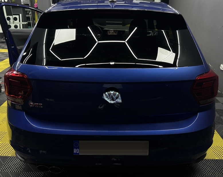 Montare 5 - VW Polo 2G AW1 2020 Montare Instalare Camera Marsarier In Sigla Emblema Originala Anulare Stergator Luneta