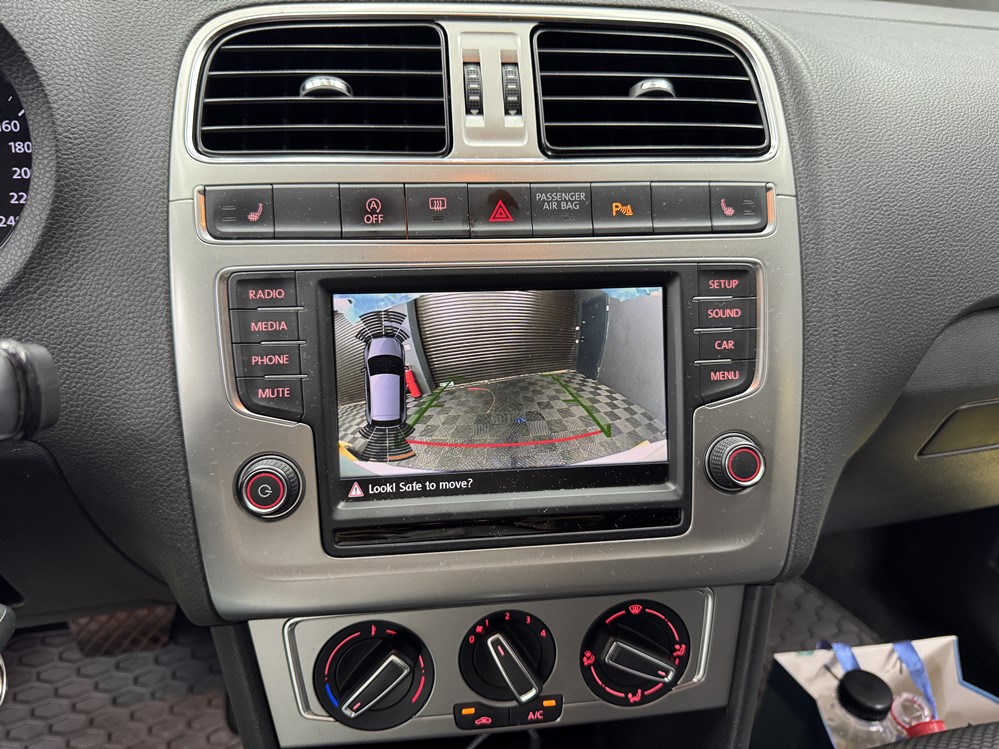 Montare 4 - VW Polo 6C 2015 Camera Video Spate Marsarier Montare Instalare In Sigla Emblema Originala