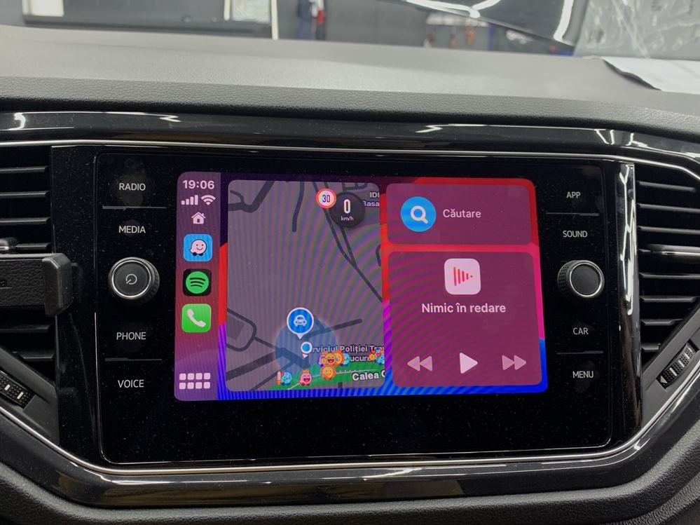 Montare 10 - VW T Roc 2020 Update Unitate Multimedia Navigatie Activare APP Connect Apple Carplay Android Auto 