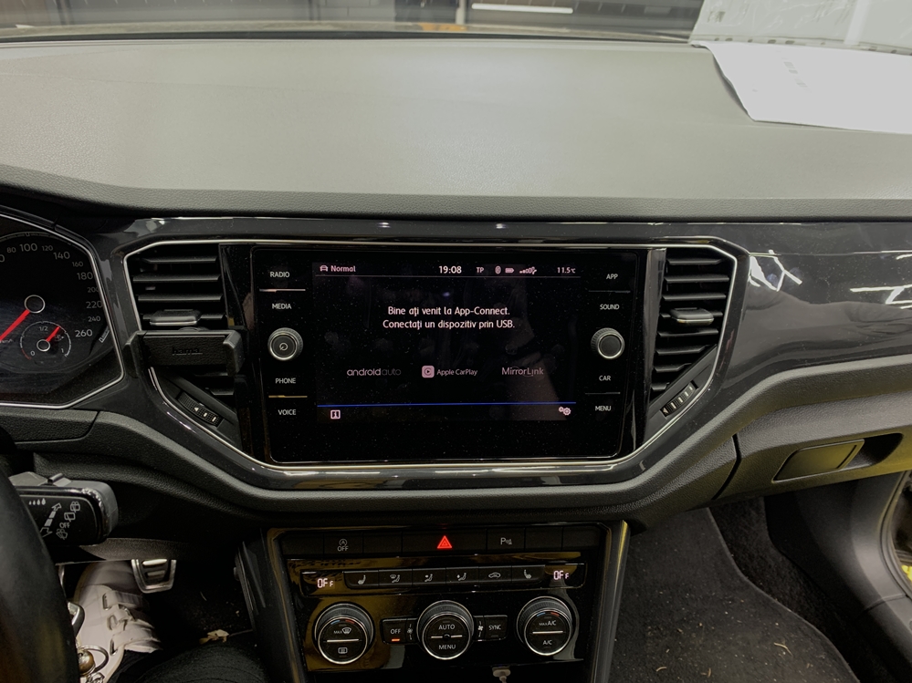 Montare 12 - VW T Roc 2020 Update Unitate Multimedia Navigatie Activare APP Connect Apple Carplay Android Auto 