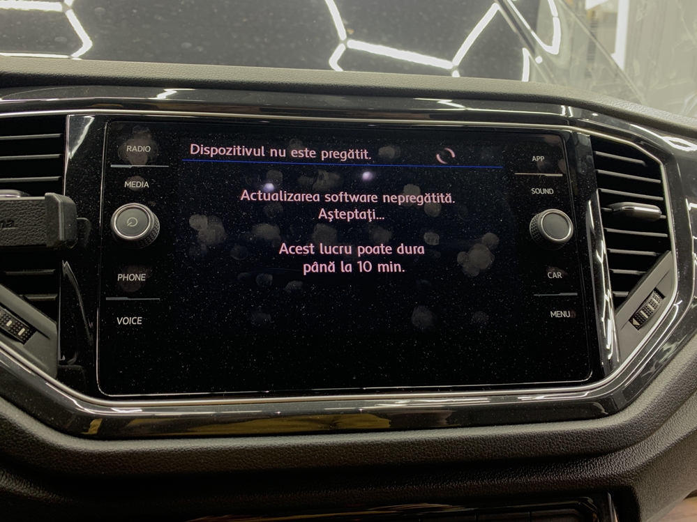 Montare 4 - VW T Roc 2020 Update Unitate Multimedia Navigatie Activare APP Connect Apple Carplay Android Auto 