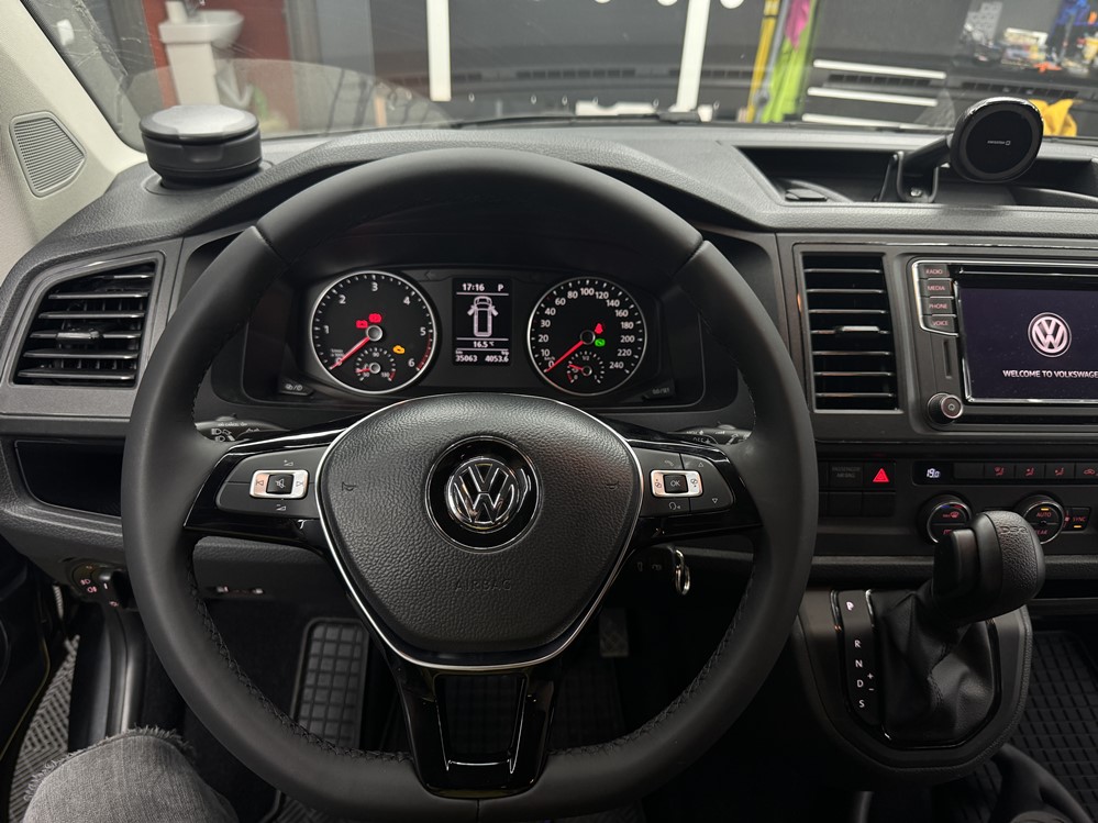 Montare 6 - VW T6 Caravelle Instalare Volan Piele Cu Comenzi Multifunctionale Bucuresti Ilfov
