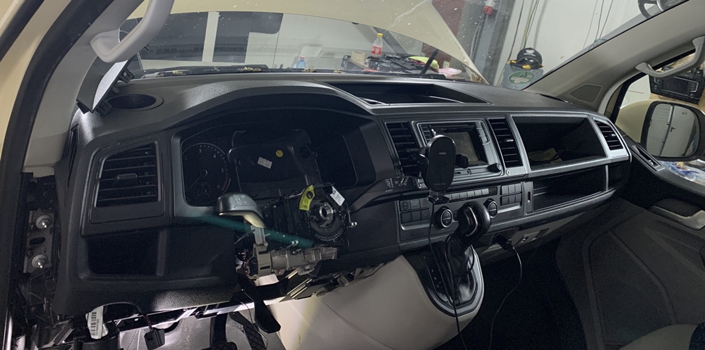 Montare 4 - VW Transporter T6 Caravelle 2019 Instalare Pilot Automat Tempomat Cruise Control Pe Volan
