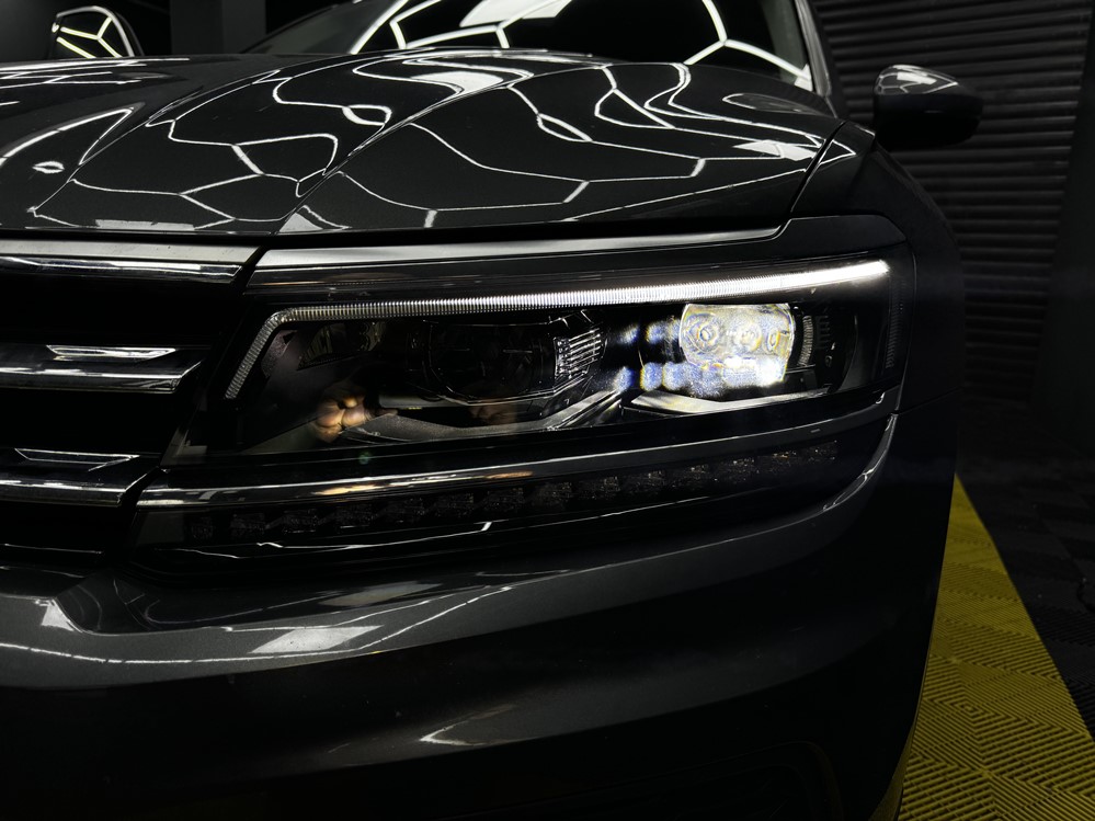 Montare 10 - VW Tiguan 2 AD1 2018 Instalare Faruri FULL LED Matrix Originale 