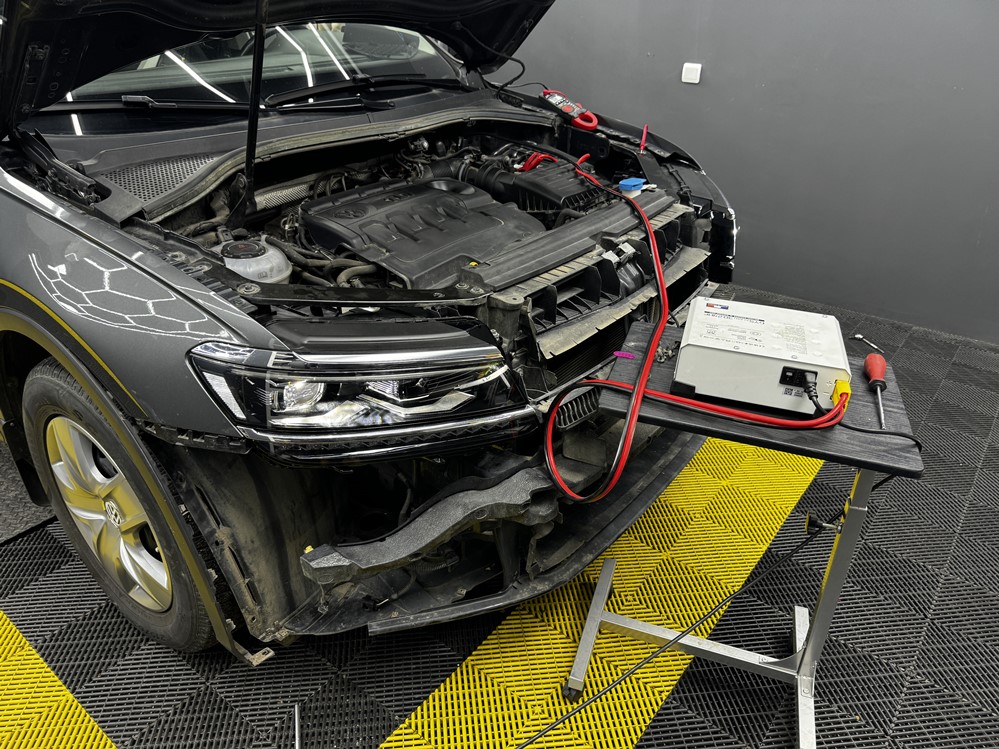 Montare 7 - VW Tiguan 2 AD1 2018 Instalare Faruri FULL LED Matrix Originale 