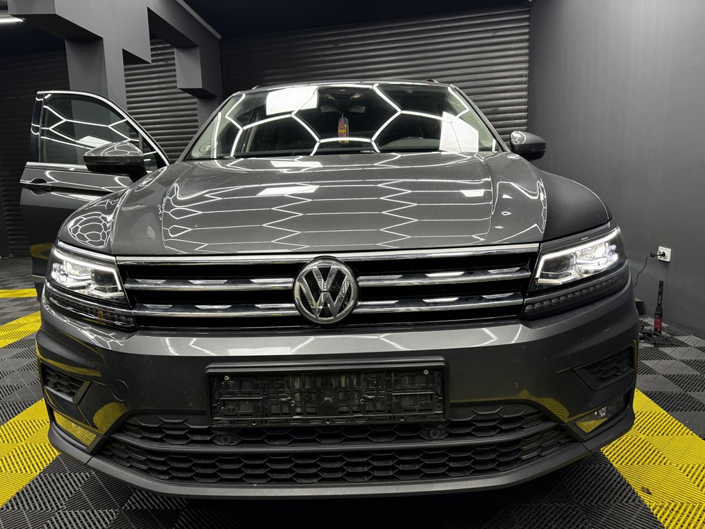Montare 9 - VW Tiguan 2 AD1 2018 Instalare Faruri FULL LED Matrix Originale 